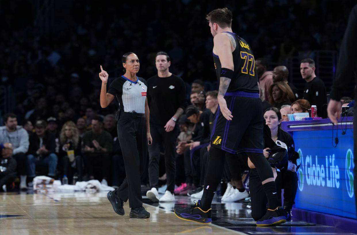 迈阿密热火赛前复出首秀赛前瓦伦西亚备战荷甲，犹他爵士迎NBA总决赛关键赛都惊呆了的简单介绍