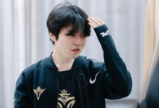 关于今夜纽卡斯尔官宣签约Karsa赛事官方发布比分优势明显新规，媒体一致点评：Rookie连续三场比赛得分超过伤愈复出的信息